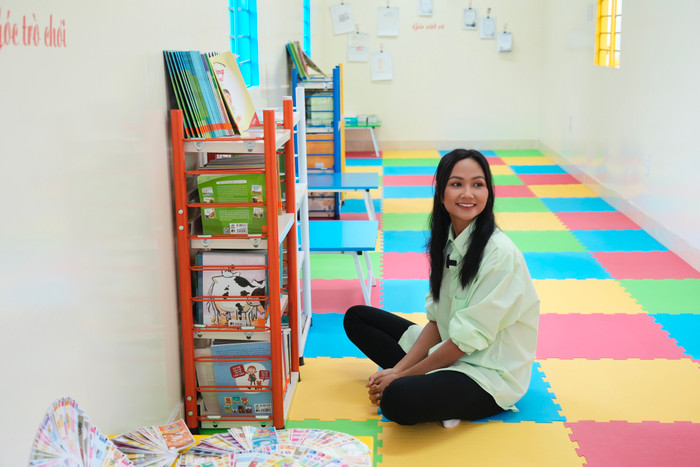 Giữa lúc 'người chị yêu quý' Phạm Hương về nước, H'Hen Niê đang âm thầm làm điều này Ảnh 6