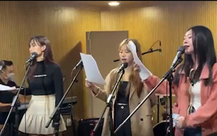 Cùng hát lên nào: Phiên bản đầy mới lạ của 'Nam quốc sơn hà' được hé lộ ở hậu trường Ảnh 2