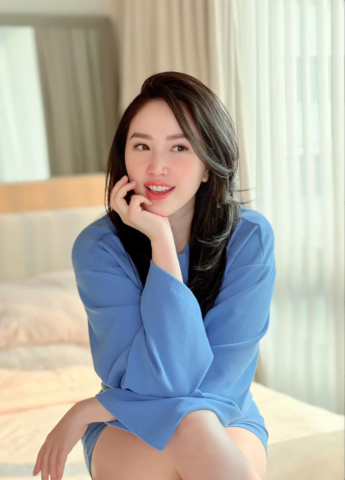 Nhan sắc Bảo Thy mặn mà hơn từ sau khi sinh quý tử đầu lòng 