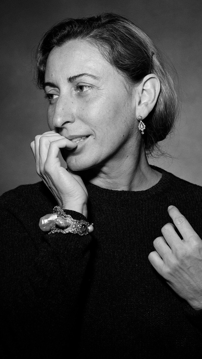 Miuccia Prada, nhà thiết kế chính và giám đốc điều hành của Prada, cùng các anh chị em là Alberto và Marina Prada, tiếp quản công việc kinh doanh của gia đình vào năm 1977. Hiện tài sản của bà được ước tính khoảng 4,7 tỷ USD.