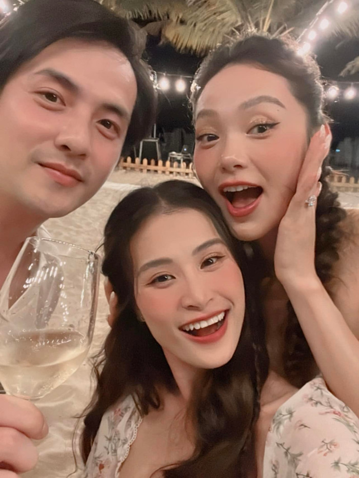 Minh Hằng cùng dàn sao Việt 'lên đồ', 'quẩy bung nóc' trong tiệc độc thân Ảnh 4