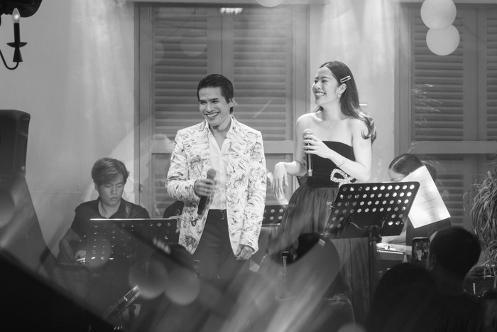 Song ca cùng nhau, Quốc Thiên được khen ngợi khi có hành động nâng đỡ giọng hát giúp Nam Em Ảnh 6