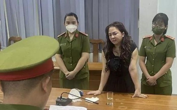 Công an TP.HCM tiếp nhận hồ sơ của vụ bà Nguyễn Phương Hằng do Công an Bình Dương chuyển giao Ảnh 2