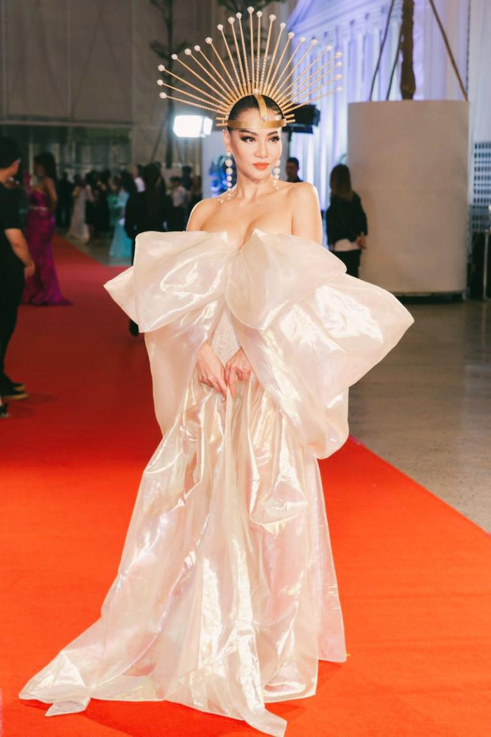 Clip: Cái kết 'méo miệng' cho 2 chàng trai không tin Thu Minh Ảnh 9