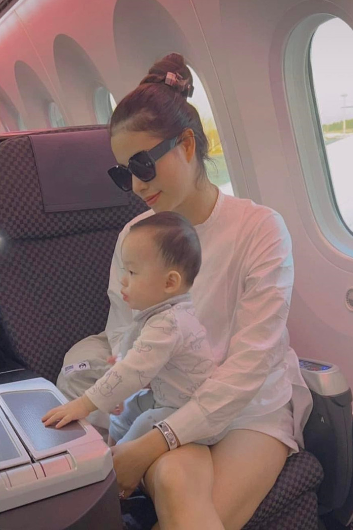 Thông tin Phạm Hương về nước mới đây đã khiến netizen xôn xao.