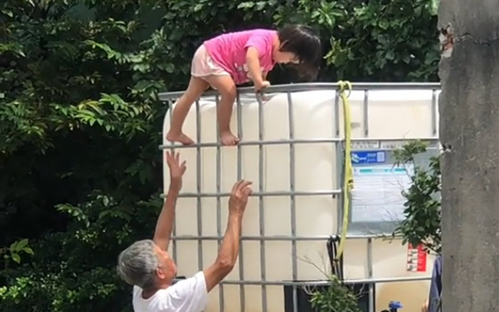 Đẻ con gái cho 'thùy mị nết na' và cái kết khiến dân mạng dở khóc dở cười Ảnh 2