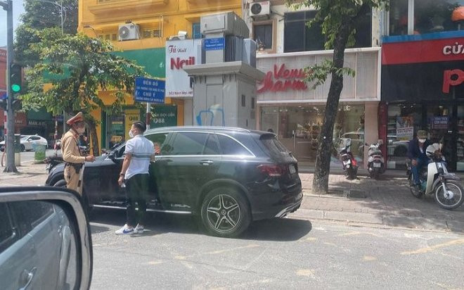 Thực hư vụ cầu thủ Quang Hải bị cảnh sát giao thông 'tuýt còi' do vượt đèn đỏ Ảnh 2