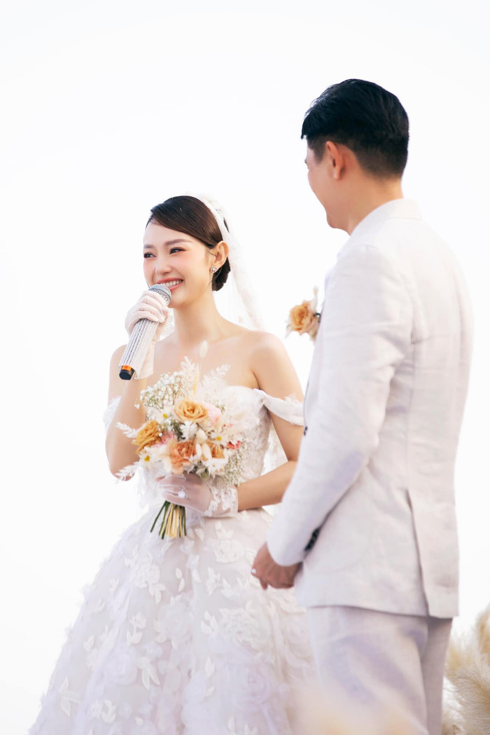 'Cha đẻ' hit của Ngô Kiến Huy úp mở việc Minh Hằng sẽ tung MV cho ca khúc vừa hát trong đám cưới? Ảnh 4