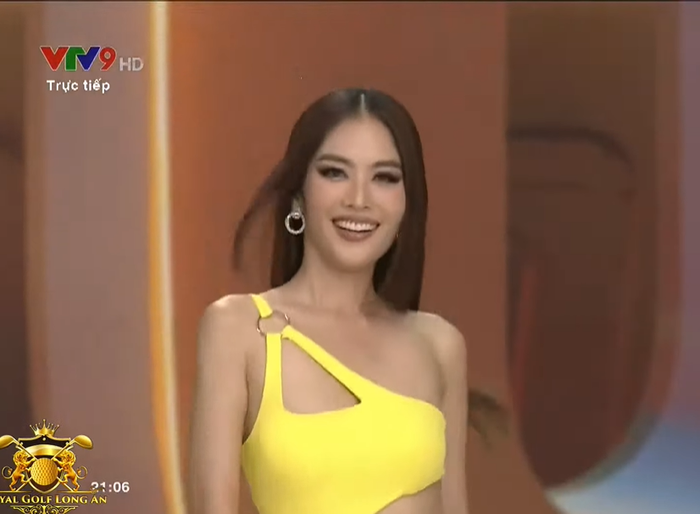 Top 41 Miss Universe Vietnam 'đốt cháy' sân khấu với phần thi áo tắm: Fan dùng hết sức để la hét cổ vũ Ảnh 5