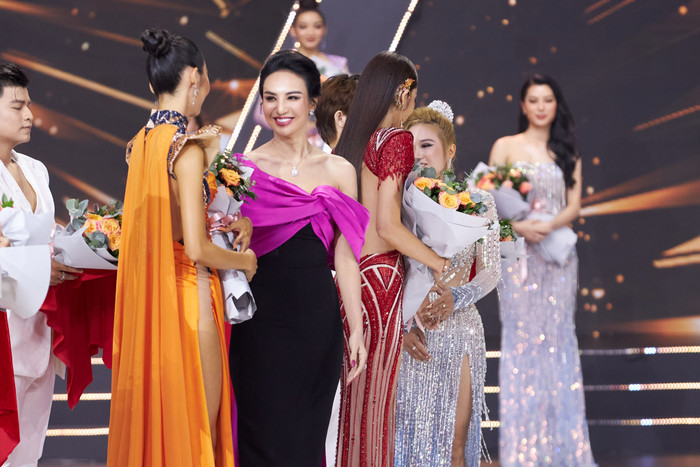 Lệ Nam lội ngược dòng ngoạn mục, trở thành mỹ nhân có gương mặt đẹp nhất Hoa hậu Hoàn vũ Việt Nam 2022 Ảnh 15