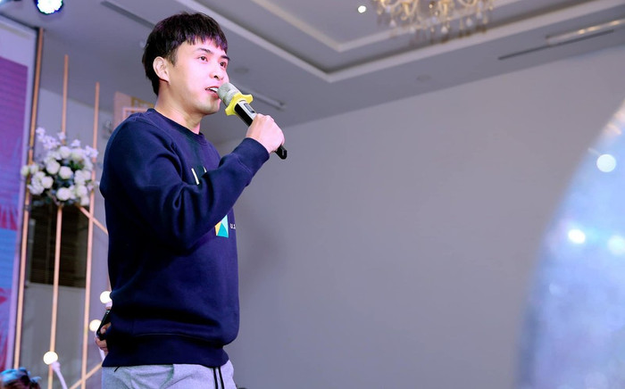 Sau khi bị chê 'xuống cấp' giọng hát vì mải mê 'tấu hài', Hồ Quang Hiếu giờ hát hò ra sao? Ảnh 2