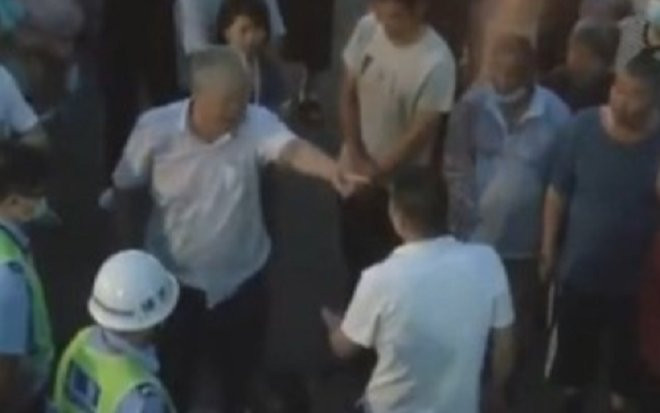 Bị ép chia tay, bạn trai tiết lộ mối quan hệ 'cực sốc' với bố của bạn gái Ảnh 2