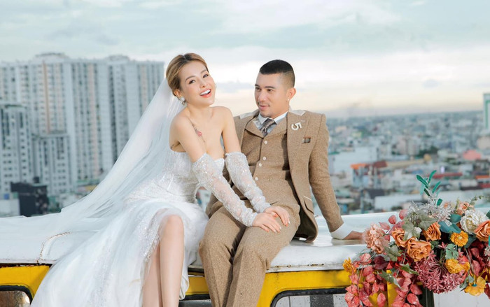 Lương Bằng Quang và Ngân 98: Chú rể ngầm tiết lộ ngày cưới, cô dâu khoe nhan sắc trong váy cưới tinh khôi Ảnh 2