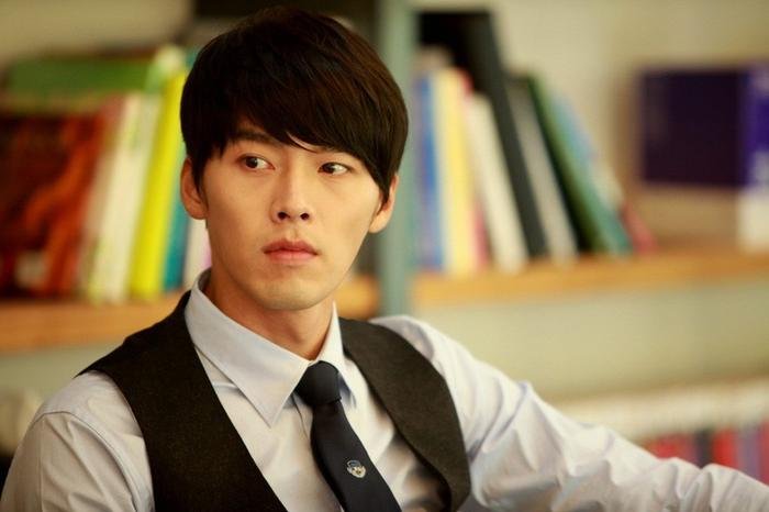 Phim đưa nam thần Hàn 'một bước thành sao': Hyun Bin 'nương tựa' đàn chị, Song Joong Ki nhờ vợ cũ Ảnh 6