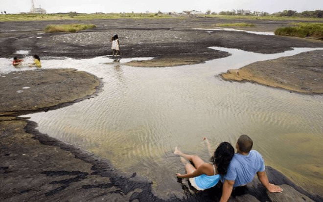Kỳ lạ hồ không có nước nhưng là niềm khao khát của nhiều quốc gia, còn 'biết' chữa bệnh da và xương khớp Ảnh 2