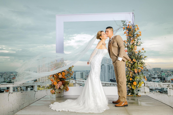 Lương Bằng Quang và Ngân 98 tiếp tục 'xả kho' loạt ảnh cưới.