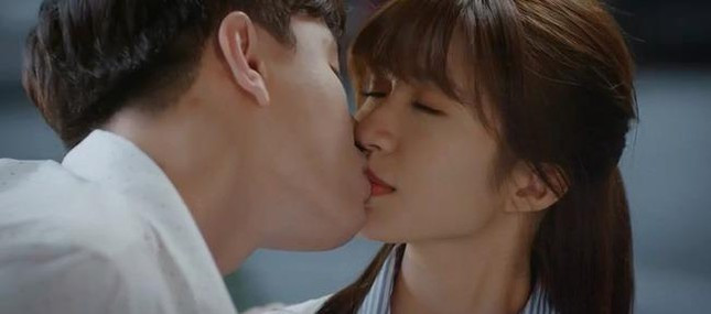 Thương Ngày Nắng Về 2: Lộ cảnh hôn ngọt ngào của Vân Vân và Đông Phong Ảnh 4