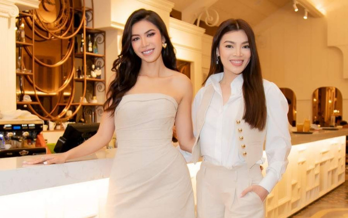 Minh Tú động viên Trân Đài trước giờ G đêm chung kết Miss International Queen 2022 Ảnh 2