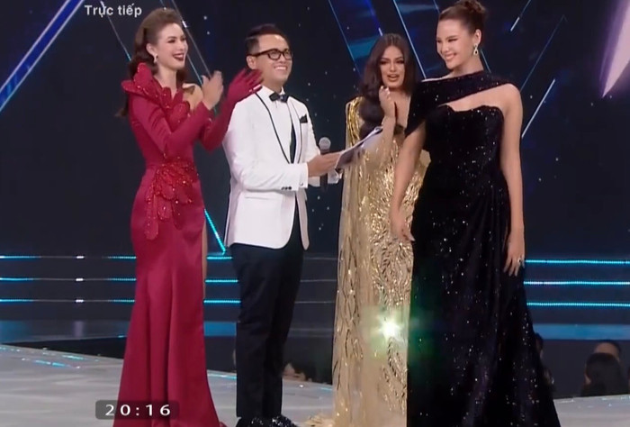 Catriona Gray tái hiện lại màn 'Lava walk' tại sân khấu Hoa hậu Hoàn vũ Việt Nam 2022 Ảnh 2