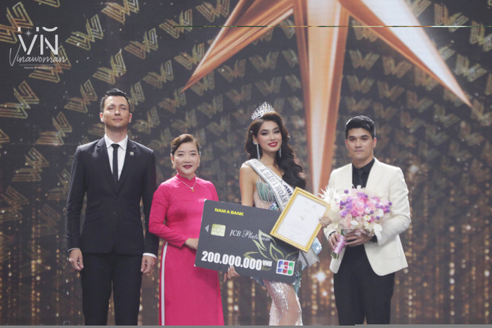 Thảo Nhi Lê đạt Á hậu 1.