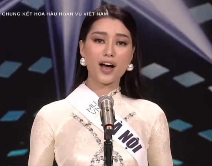 Top 16 Miss Universe Vietnam 2022 thi thuyết trình lắp bắp tiếng Anh, bị netizen chê lạc đề Ảnh 2