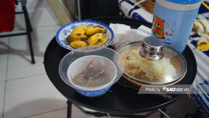 Buổi ăn đơn giản của nghệ sĩ Mạc Can.