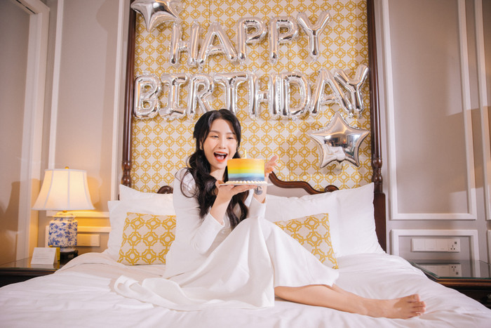 Thanh Trần hạnh phúc đón tuổi mới