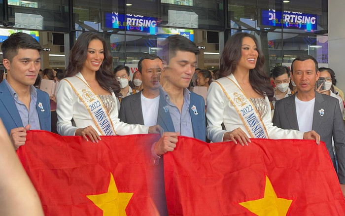 Fan vây quanh, đẩy người khác suýt té trong buổi tiễn Kim Duyên đi thi quốc tế Ảnh 2