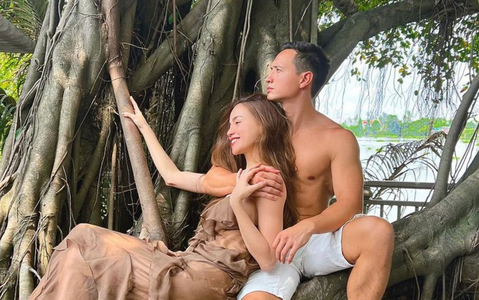 Khoe ảnh 'tắm mưa' cùng Kim Lý, Hồ Ngọc Hà ngọt ngào: 'Có anh, có con, em luôn có một mái ấm để trở về' Ảnh 2