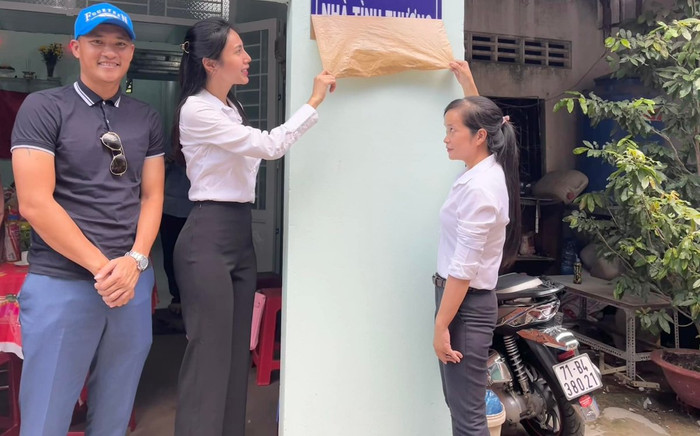 Tròn một năm kể từ ồn ào sao kê, ca sĩ Thủy Tiên tiếp tục 'bỏ tiền túi' để làm từ thiện Ảnh 2