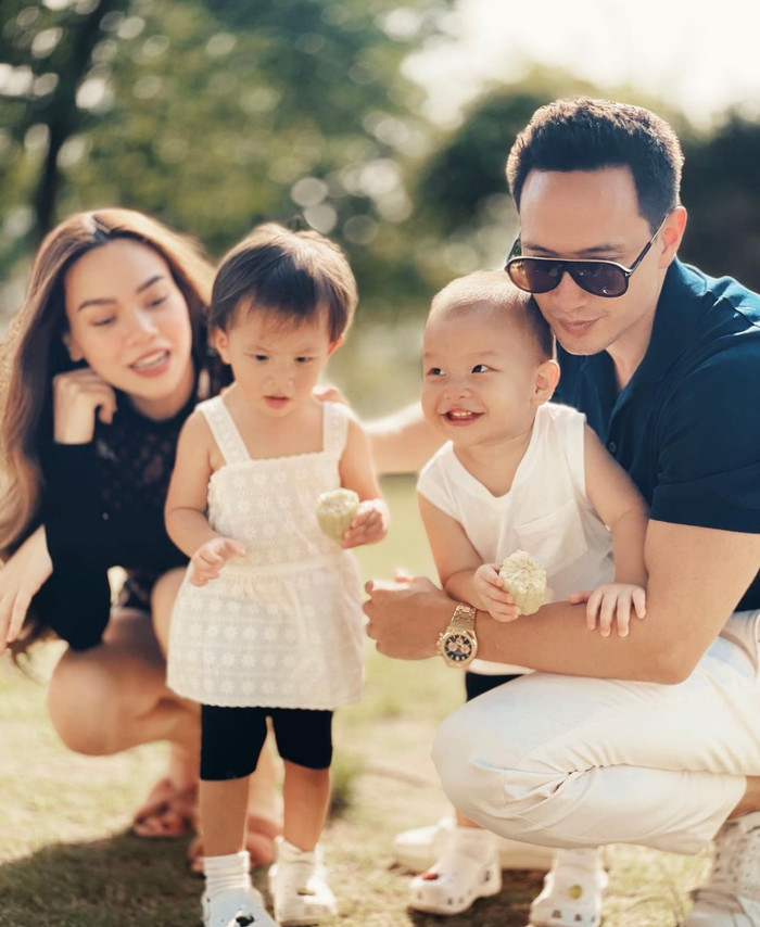 Bà mẹ 3 con Hà Hồ và những lần gợi cảm bên cạnh ông xã Kim Lý Ảnh 8