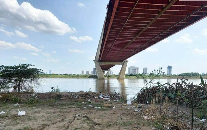 Cảnh sát điều tra nguyên nhân cái chết của người đàn ông bỏ ôtô trên cầu Thăng Long Ảnh 2
