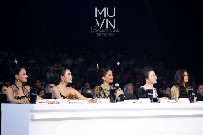 Năm hạn của Hà Anh: Lấy lại hào quang chưa bao lâu lại vướng bão chỉ trích hậu Miss Universe Vietnam Ảnh 3