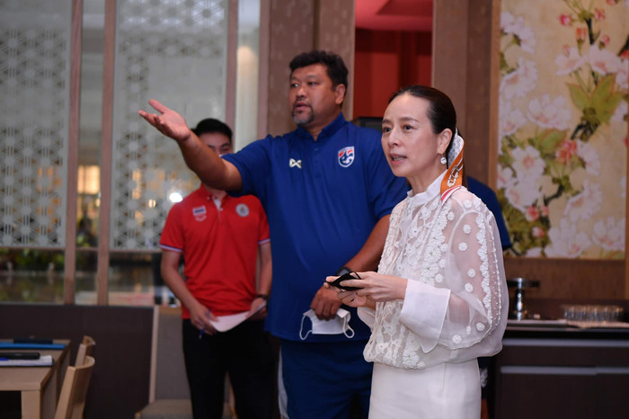 Madam Pang sẽ tìm người mới dẫn dắt U23 Thái Lan.