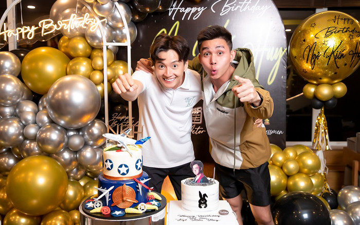 Ngô Kiến Huy bất ngờ bị hội bạn thân 'đánh úp', phản ứng của chính chủ khiến dân mạng bật cười Ảnh 2