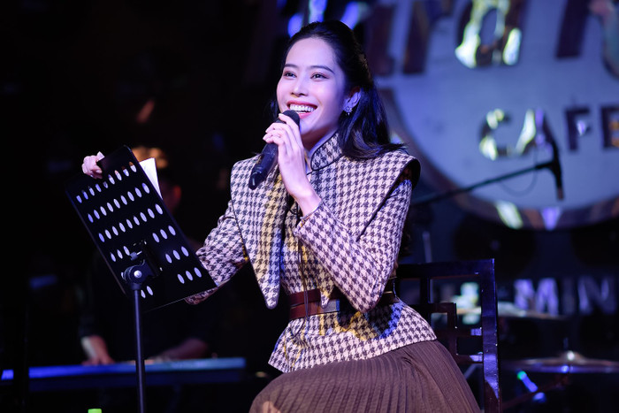 Nam Em cho rằng âm nhạc đã giúp cô thay đổi khá nhiều.