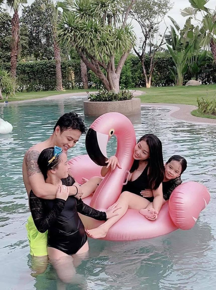 Hồng Đăng vi vu trời Tây cùng Hồ Hoài Anh, con gái khóc cạn nước mắt ở nhà Ảnh 6