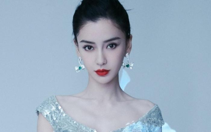 Angelababy gây bất ngờ khi mặc một chiếc áo đến 5 năm Ảnh 3