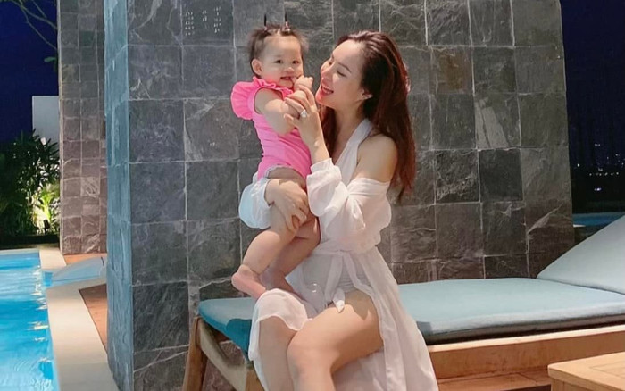 Tròn một năm ngày hạ sinh nhóc tỳ, Vy Oanh tiết lộ từng đánh đổi tính mạng và sự nghiệp để bảo vệ con Ảnh 2