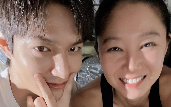 Lee Min Ho và bạn thân của Son Ye Jin bất ngờ đăng ảnh selfie chung, cả hai thân thiết đến vậy sao? Ảnh 2