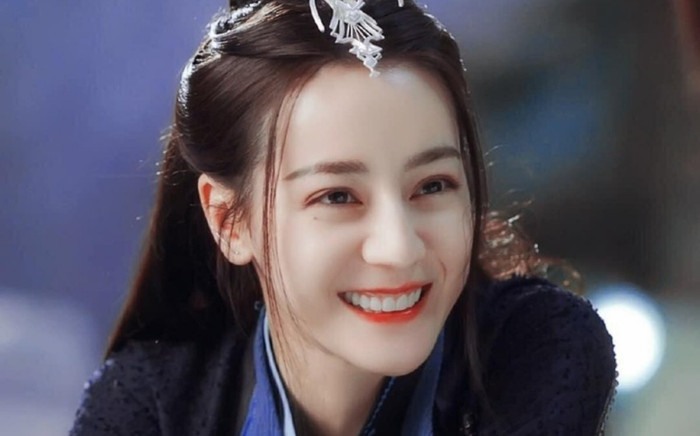 Quá đẳng cấp: Địch Lệ Nhiệt Ba là nữ nghệ sĩ Trung Quốc duy nhất được quốc tế công nhận Ảnh 2