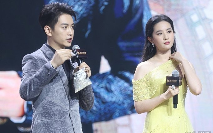 Lộ bằng chứng Lưu Diệc Phi và Trần Hiểu cố tình tránh mặt nhau hậu lùm xùm với Trần Nghiên Hy Ảnh 2