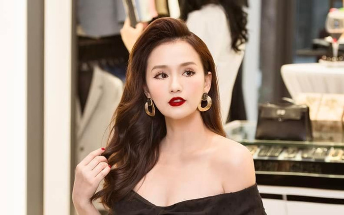 Lã Thanh Huyền 'dát' hàng hiệu chào sân Tiktok, nhưng bị netizen chê 'kém sang' Ảnh 2