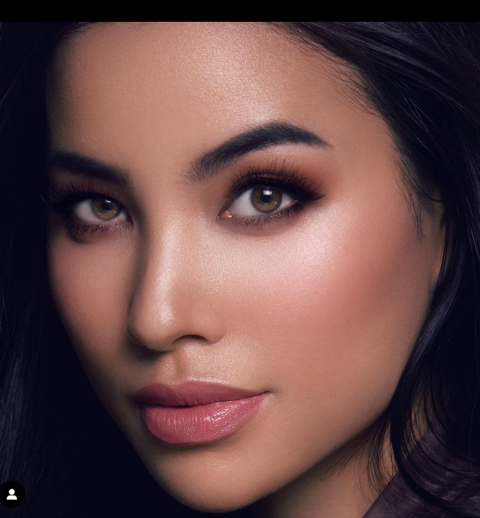 Cận cảnh vẻ đẹp của Hoa hậu Phạm Hương