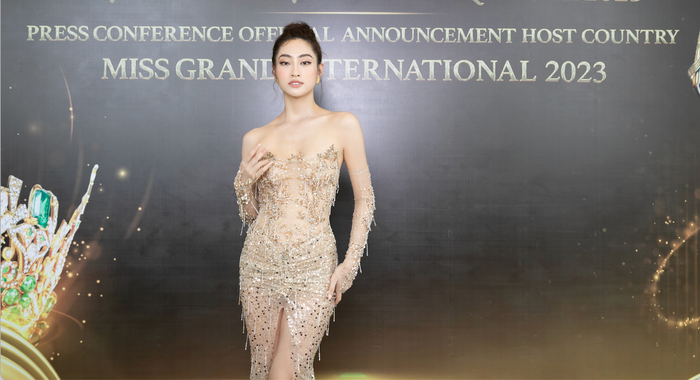 Thuỳ Tiên, Lương Thuỳ Linh diện trang phục xuyên thấu táo bạo: Kẻ tám lạng, người nửa cân Ảnh 4