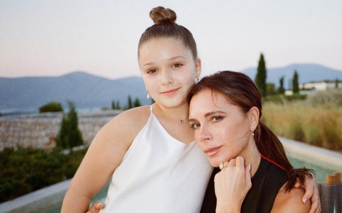 Victoria Beckham mặc váy ngắn đi hát bị con gái chê không thể chấp nhận Ảnh 2