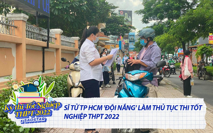 Sĩ tử TP HCM 'đội nắng' làm thủ tục thi tốt nghiệp THPT 2022 Ảnh 2