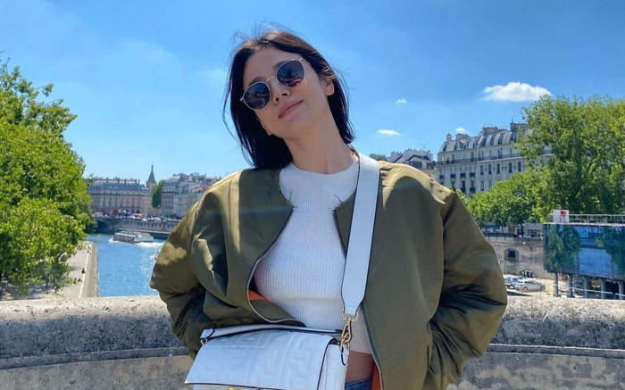 Song Hye Kyo bị bắt gặp thân thiết với người đàn ông lạ ở trời Tây, giữa nghi vấn yêu lại Song Joong Ki Ảnh 2