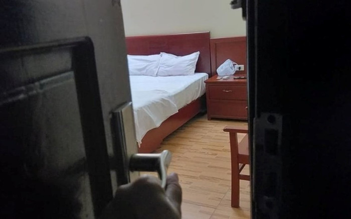 Vào nhà nghỉ 'tâm sự' với nhân tình, người đàn ông tá hỏa sau giấc ngủ nồng say Ảnh 2