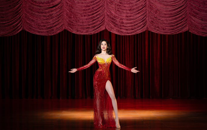 Đêm diễn Love Story 2 với chủ đề The Phoenix Reborn 